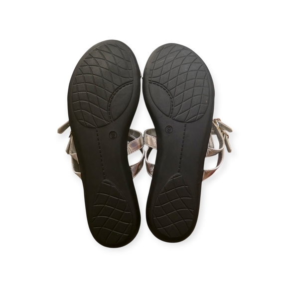 Hot Cakes Athena Silver Strappy Sandals Size 9 Metallic Buckle Flat - Picture 5 of 5